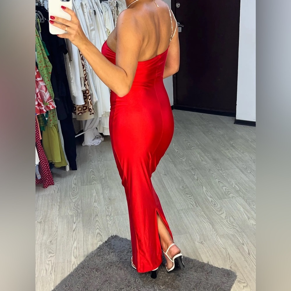 Backless bodycon maxi sexy red dress. Very stretchy material - Picture 8 of 9
